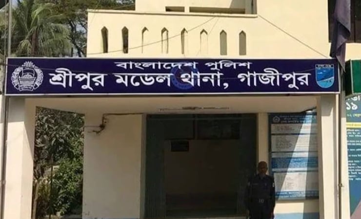 স্ত্রীকে হত্যা করে ঘরে আগুন, পলাতক স্বামী মিজান